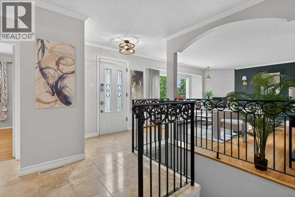 425 Woodland Crescent Se, Calgary, Alberta  T2J 1J7 - Photo 3 - A2296843