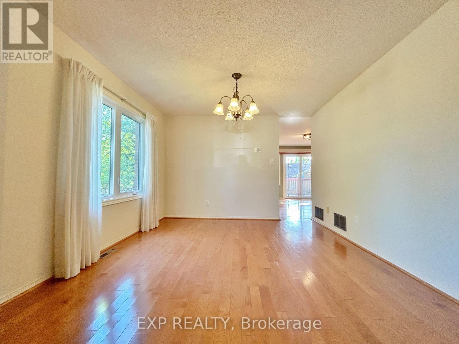 23 Haskell Crescent, Aurora, Ontario L4G 5T4 - Photo 5 - N13219194