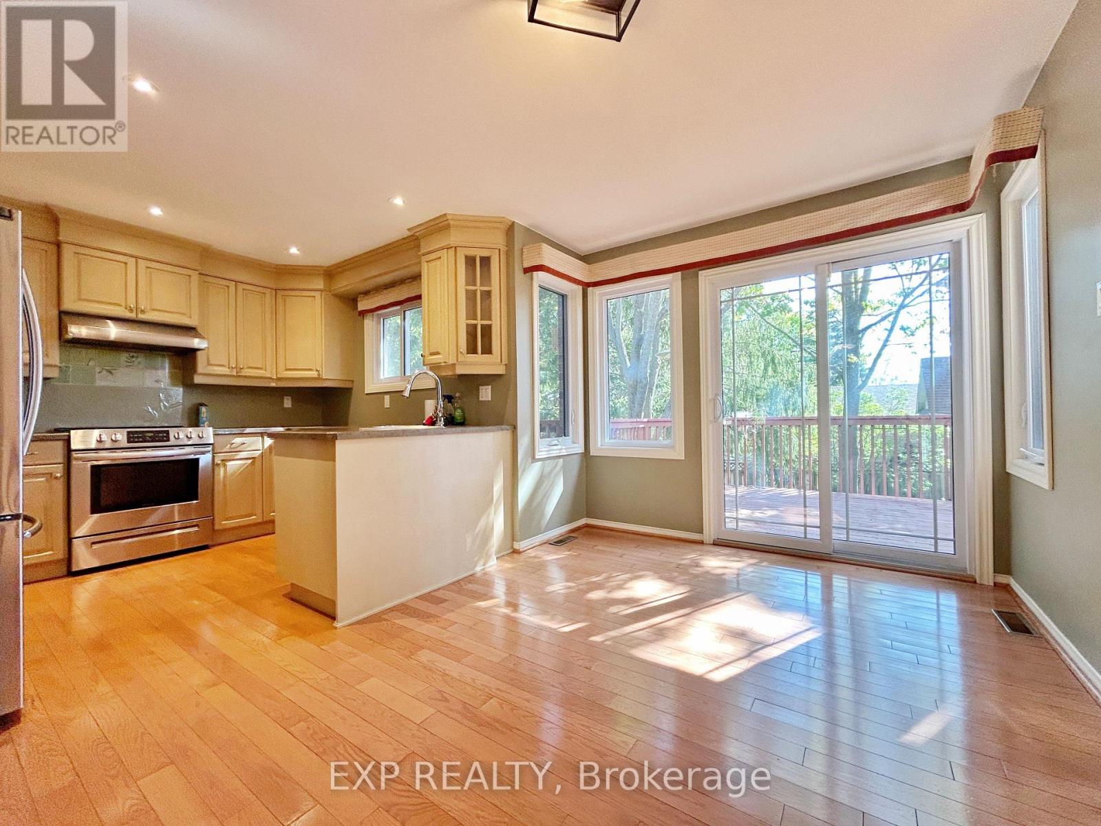 23 Haskell Crescent, Aurora, Ontario L4G 5T4 - Photo 6 - N13219194