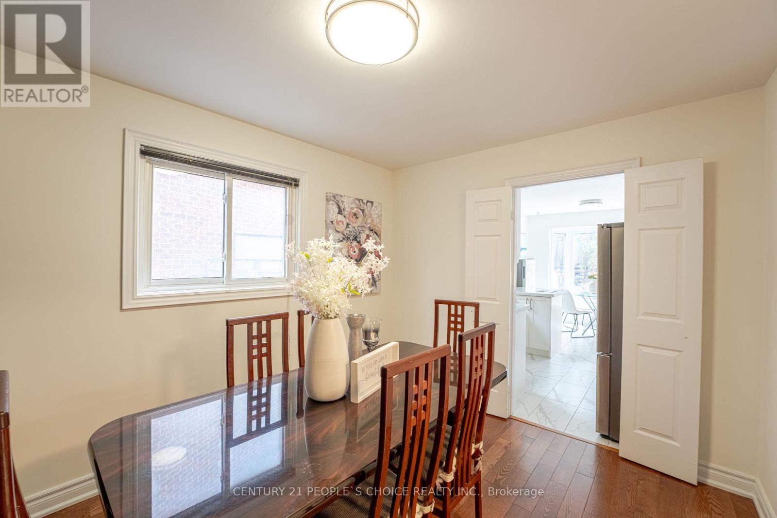 15 Kilbarry Court, Richmond Hill, Ontario  L4C 6M8 - Photo 12 - N13219210