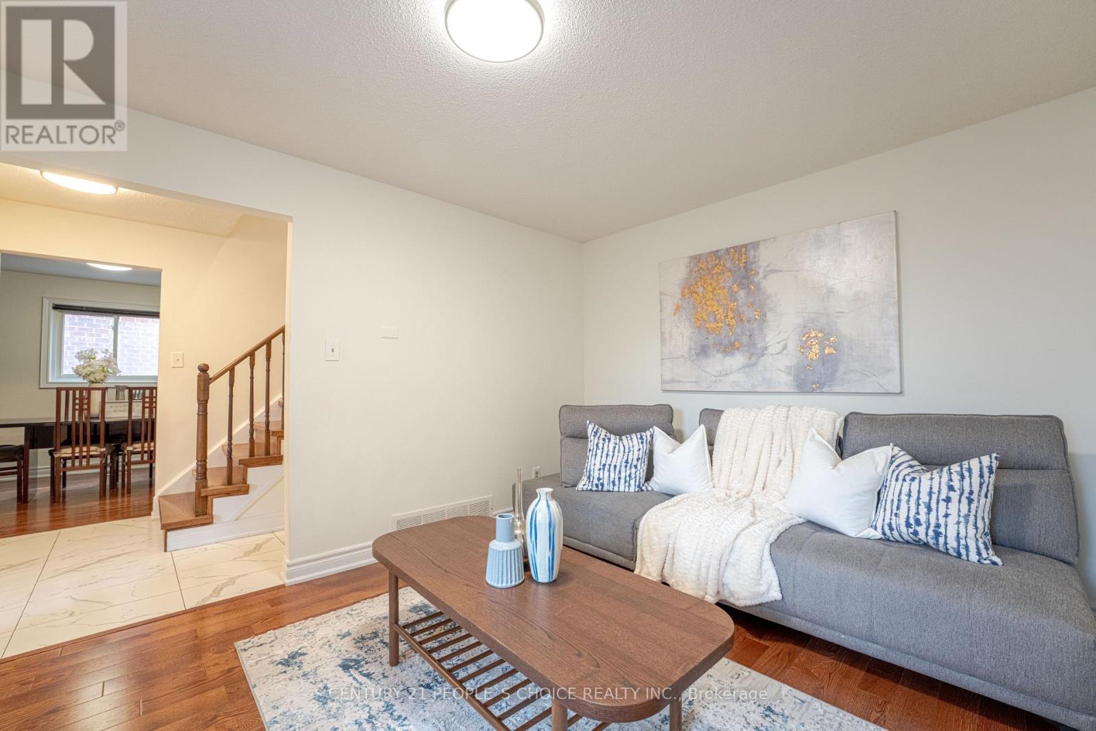 15 Kilbarry Court, Richmond Hill, Ontario  L4C 6M8 - Photo 9 - N13219210