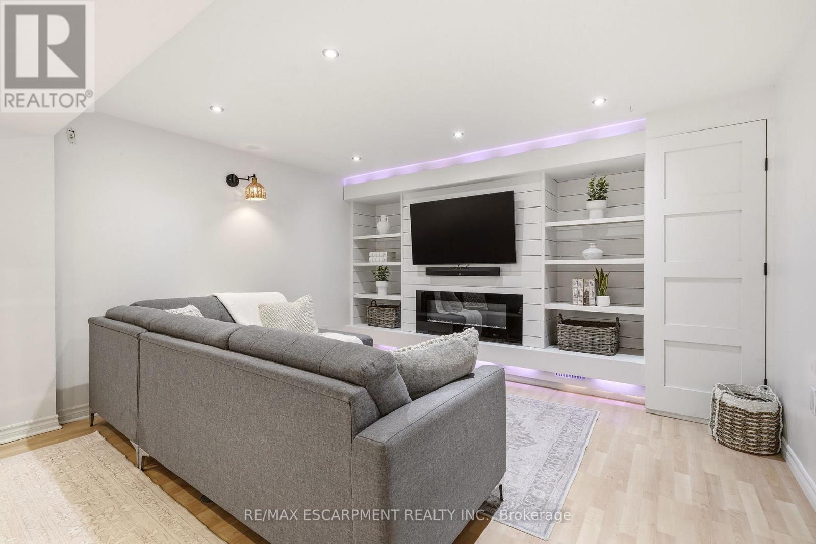 329 Plains Road W, Burlington, Ontario  L7T 1G1 - Photo 21 - W13219214