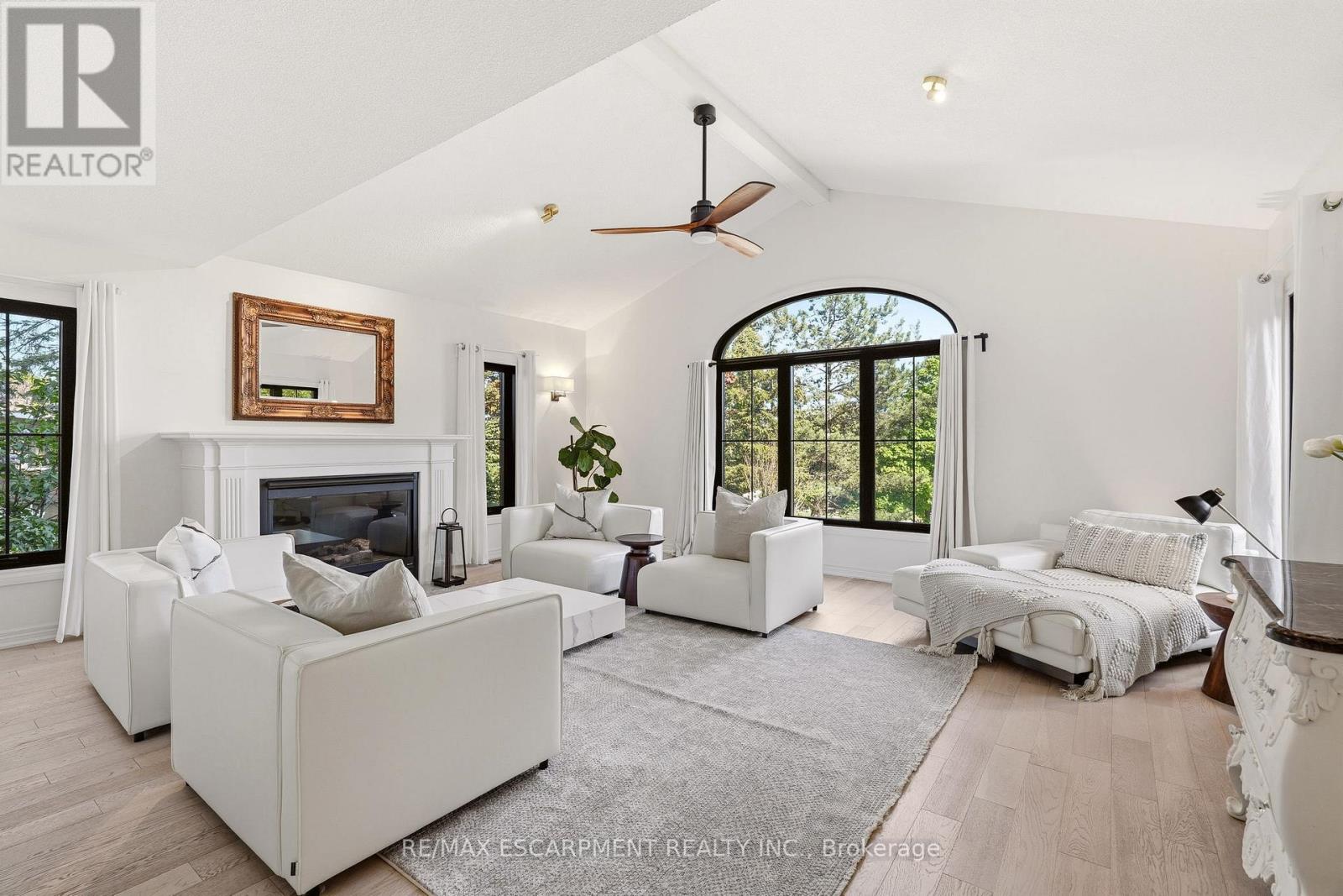 329 Plains Road W, Burlington, Ontario  L7T 1G1 - Photo 6 - W13219214