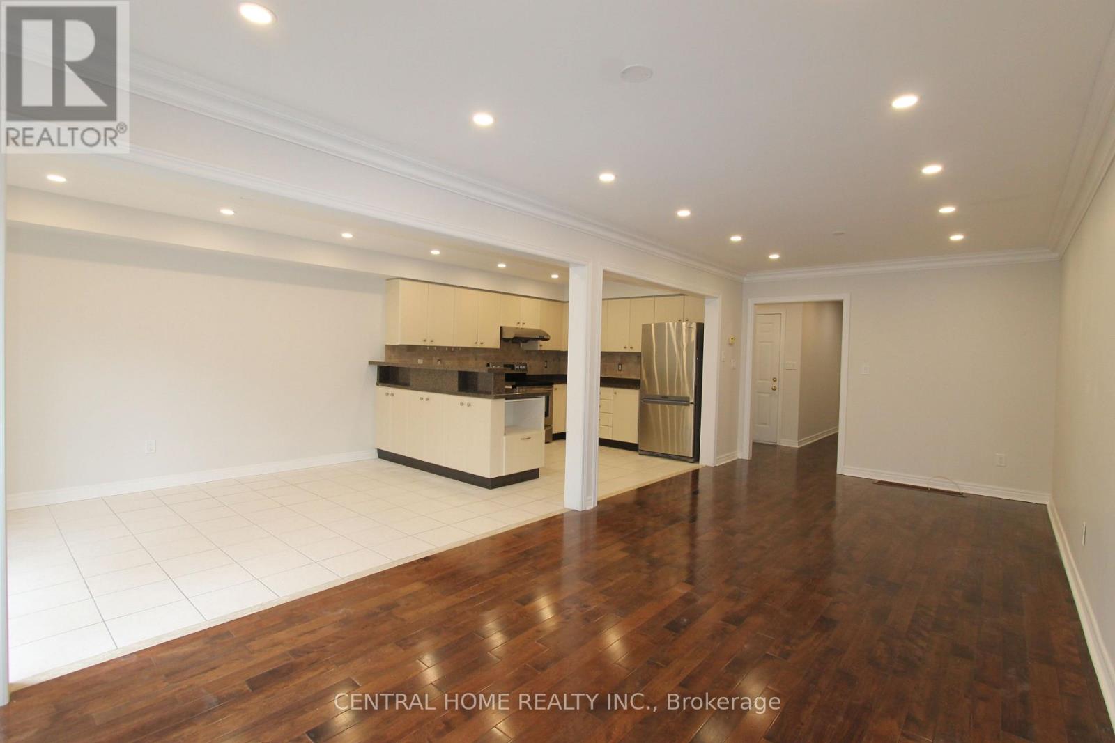 165 Manorheights Street, Richmond Hill, Ontario  L4S 2S8 - Photo 6 - N12858770