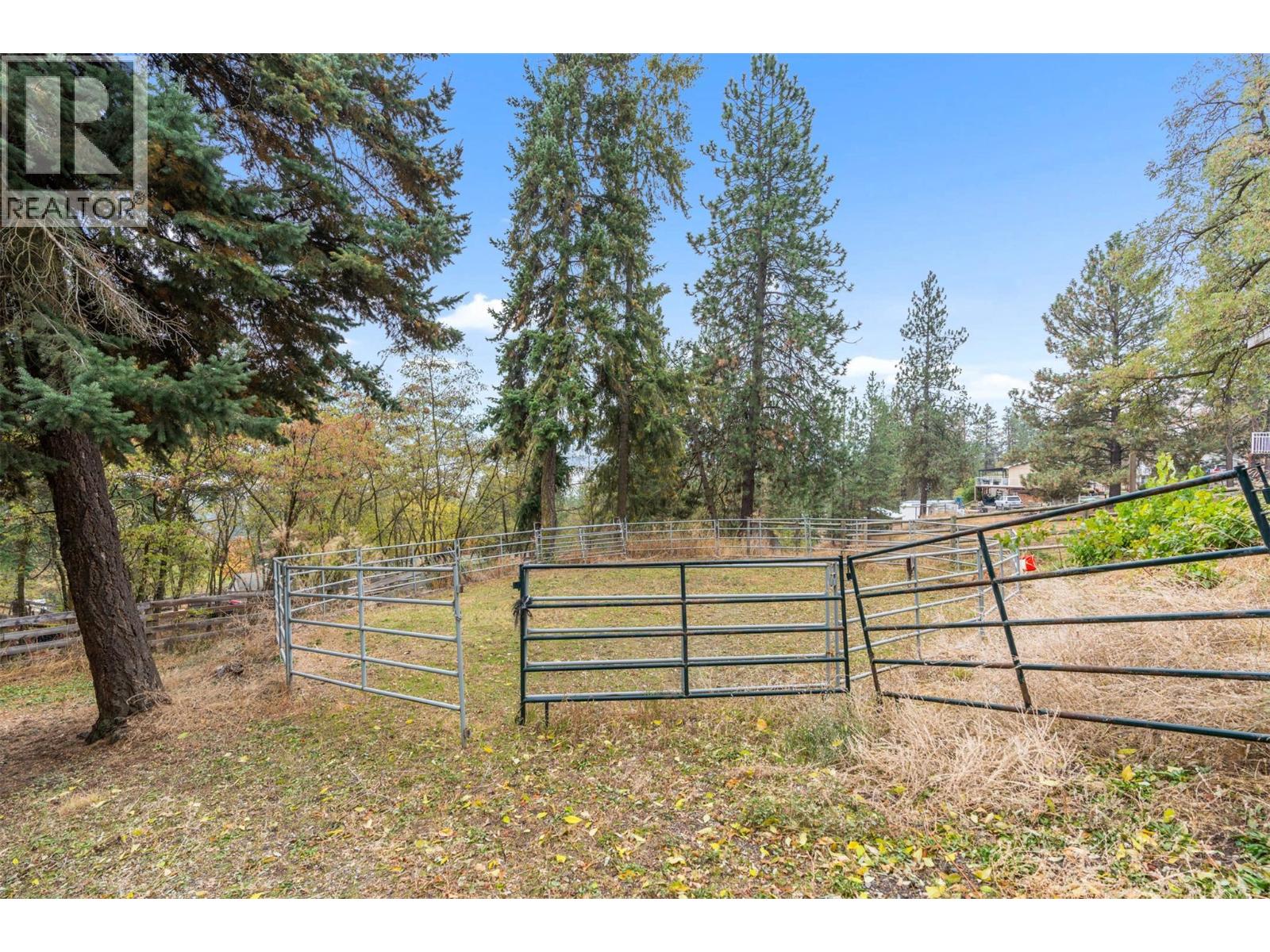 4666 Grandview Flats Road N, Spallumcheen, British Columbia  V4Y 0P7 - Photo 11 - 10388799