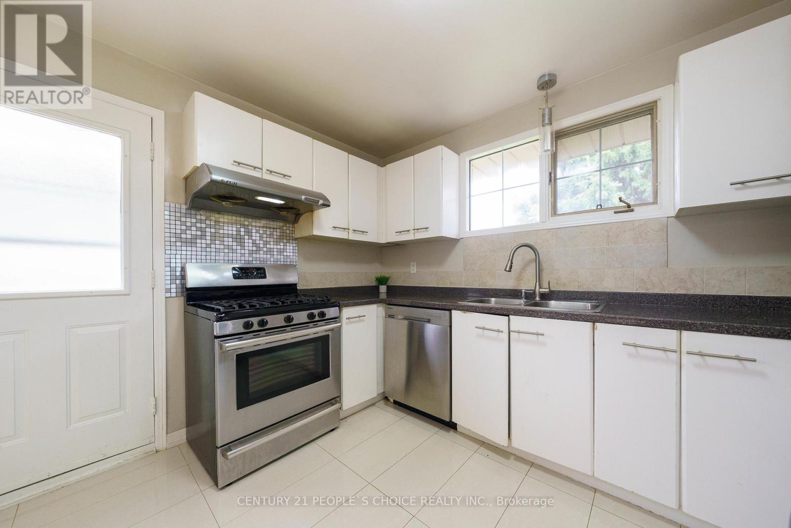 4 Hiscox Court, Whitby, Ontario  L1N 9A6 - Photo 13 - E13219240