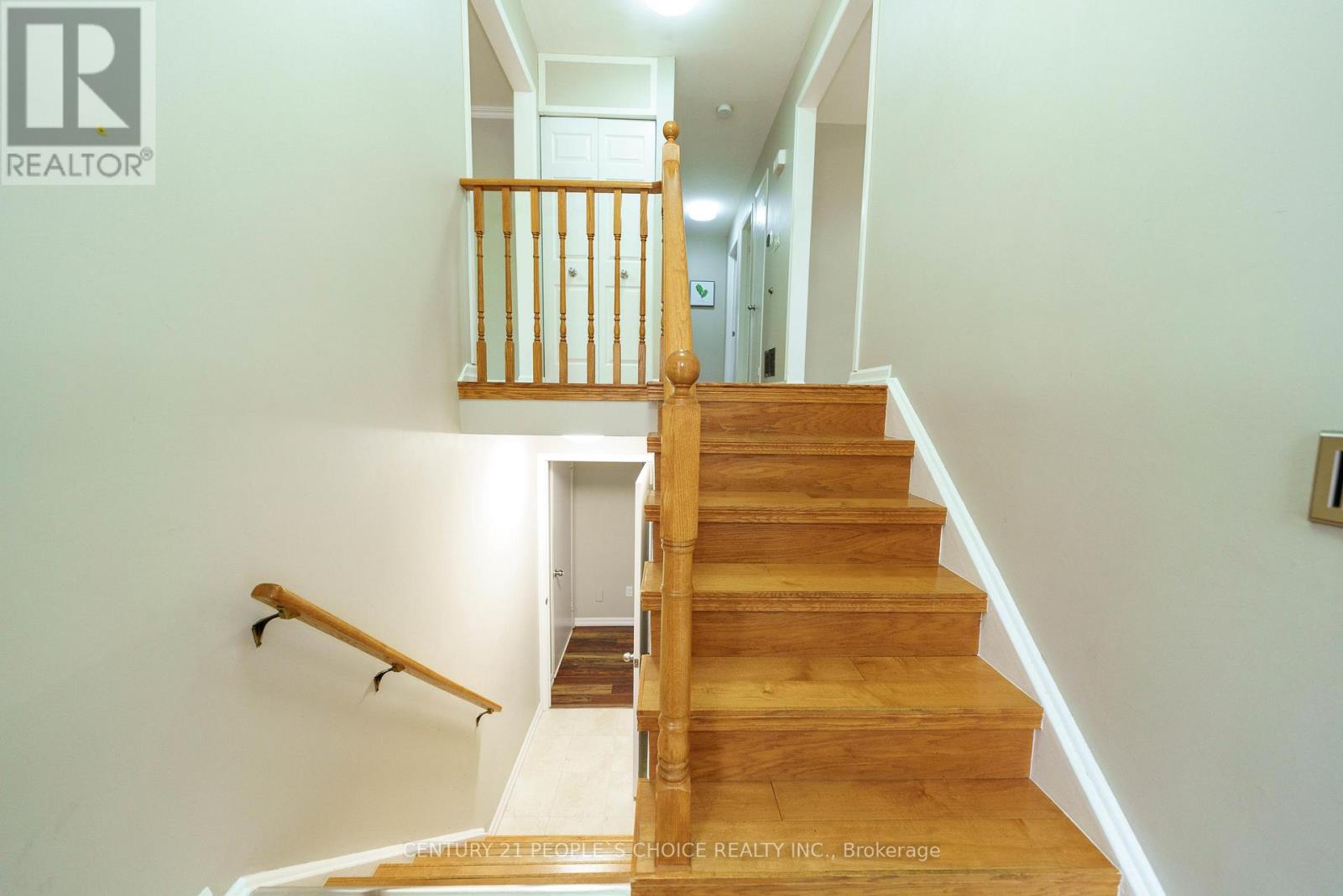 4 Hiscox Court, Whitby, Ontario  L1N 9A6 - Photo 4 - E13219240