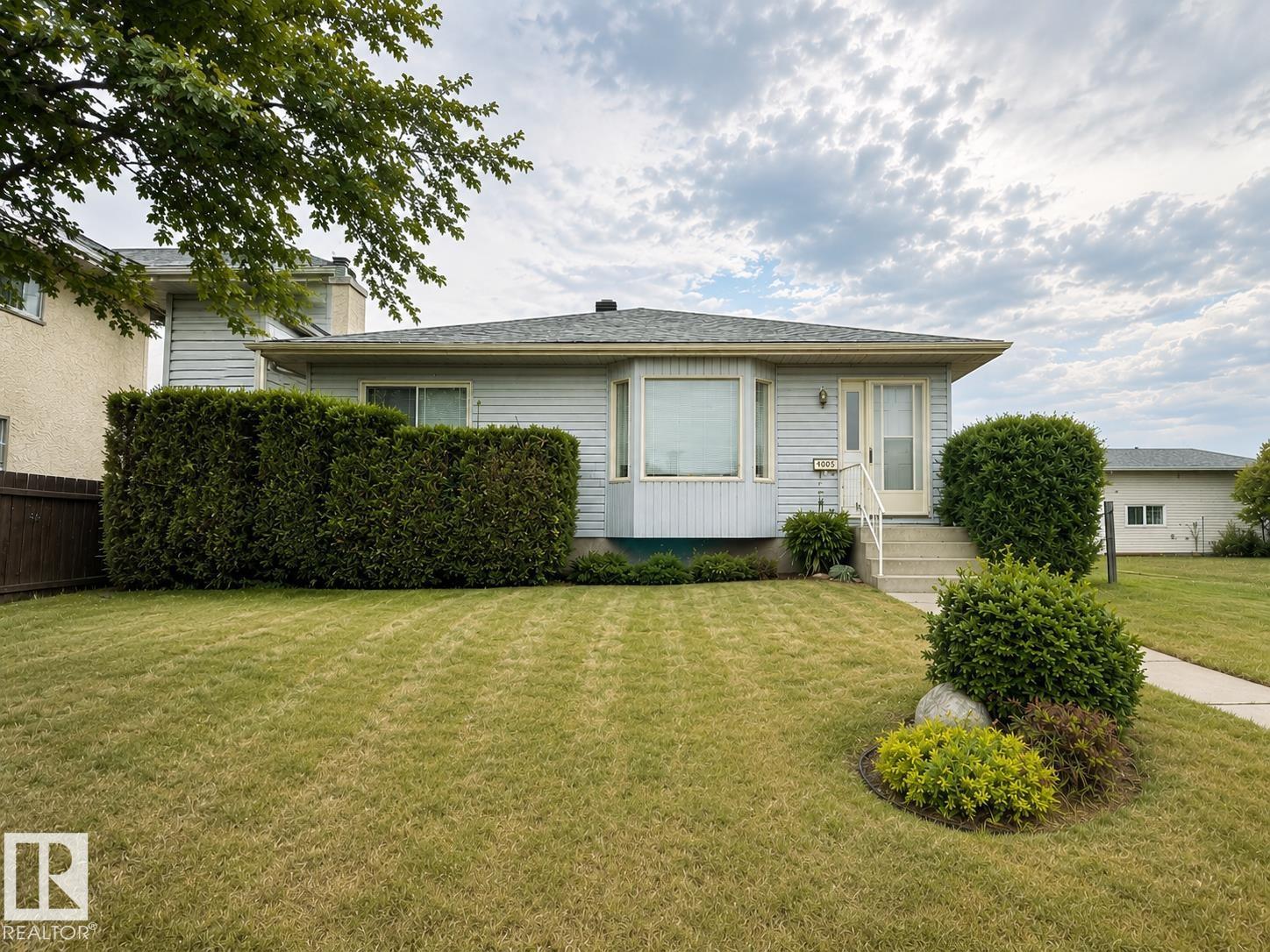 4005 55 AV, whitecourt, Alberta