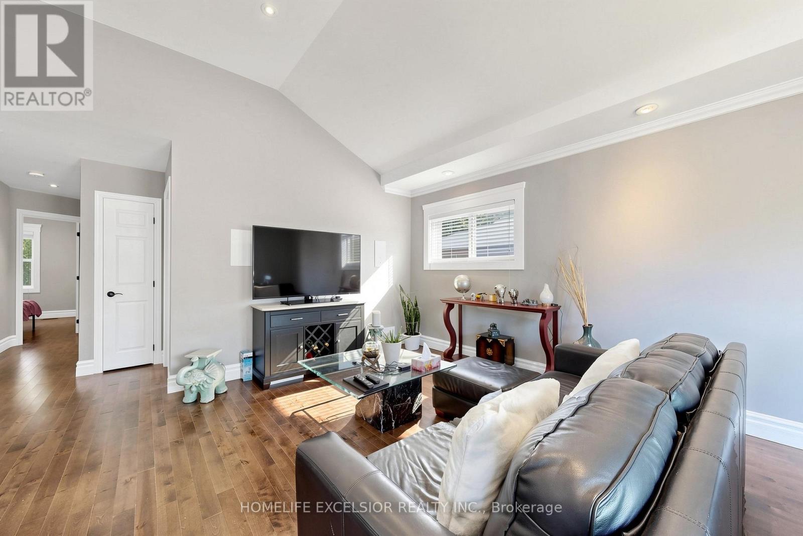 27 Japonica Road, Toronto, Ontario  M1R 4S1 - Photo 7 - E13219274