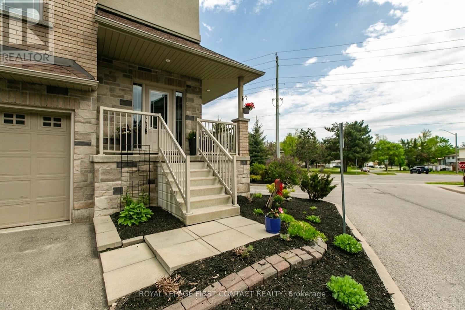 21 - 376 Blake Street, Barrie, Ontario  L4M 1J6 - Photo 3 - S13121448