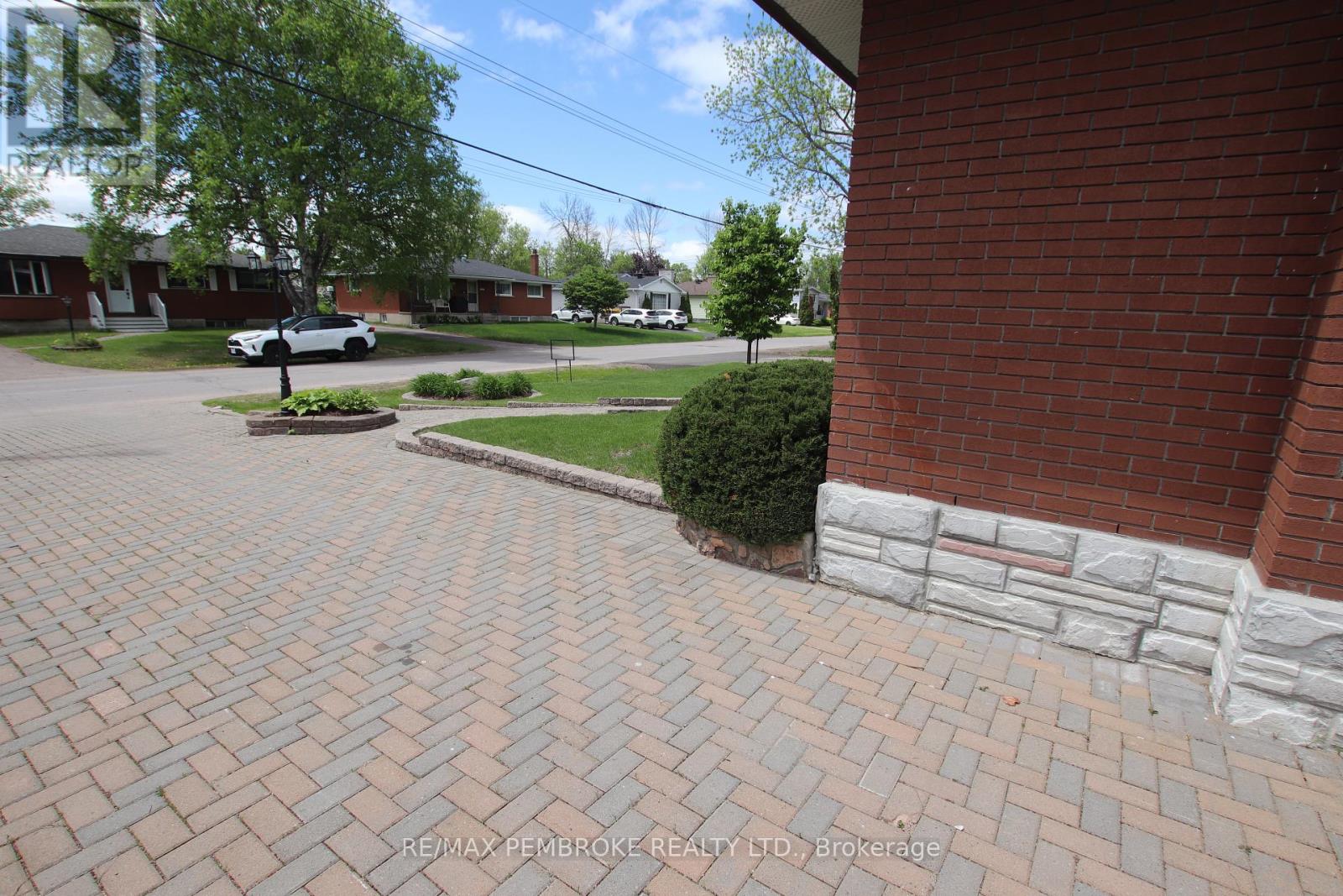 395 Chamberlain Street, Pembroke, Ontario K8A 2N3 - Photo 32 - X12988804