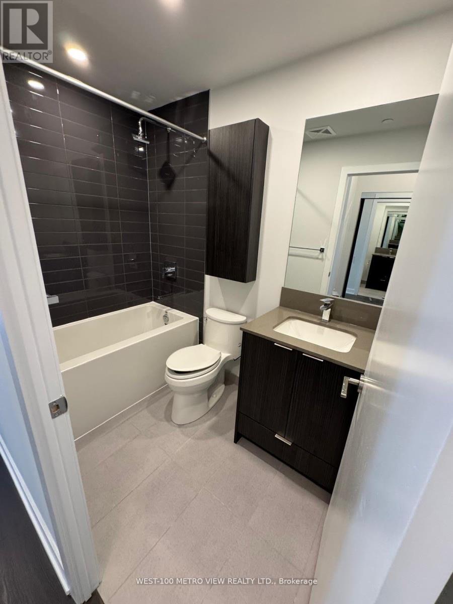 2504 - 430 Square One Drive, Mississauga, Ontario  L5B 0L6 - Photo 4 - W13219278