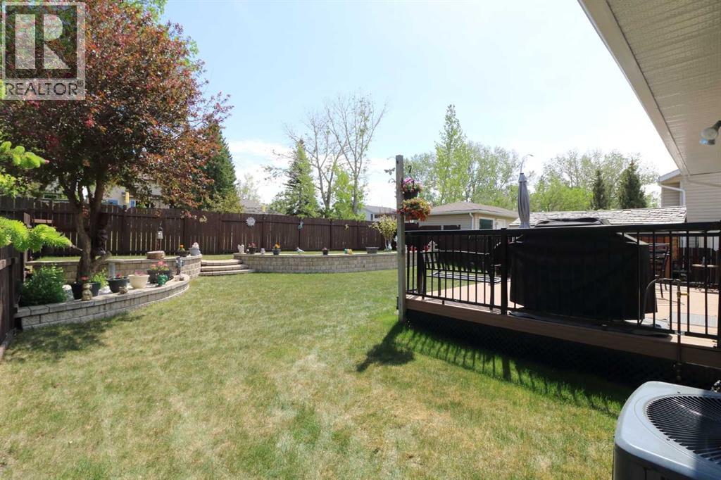 8 Meadow Place Se, Airdrie, Alberta  T4A 1W4 - Photo 2 - A2299404