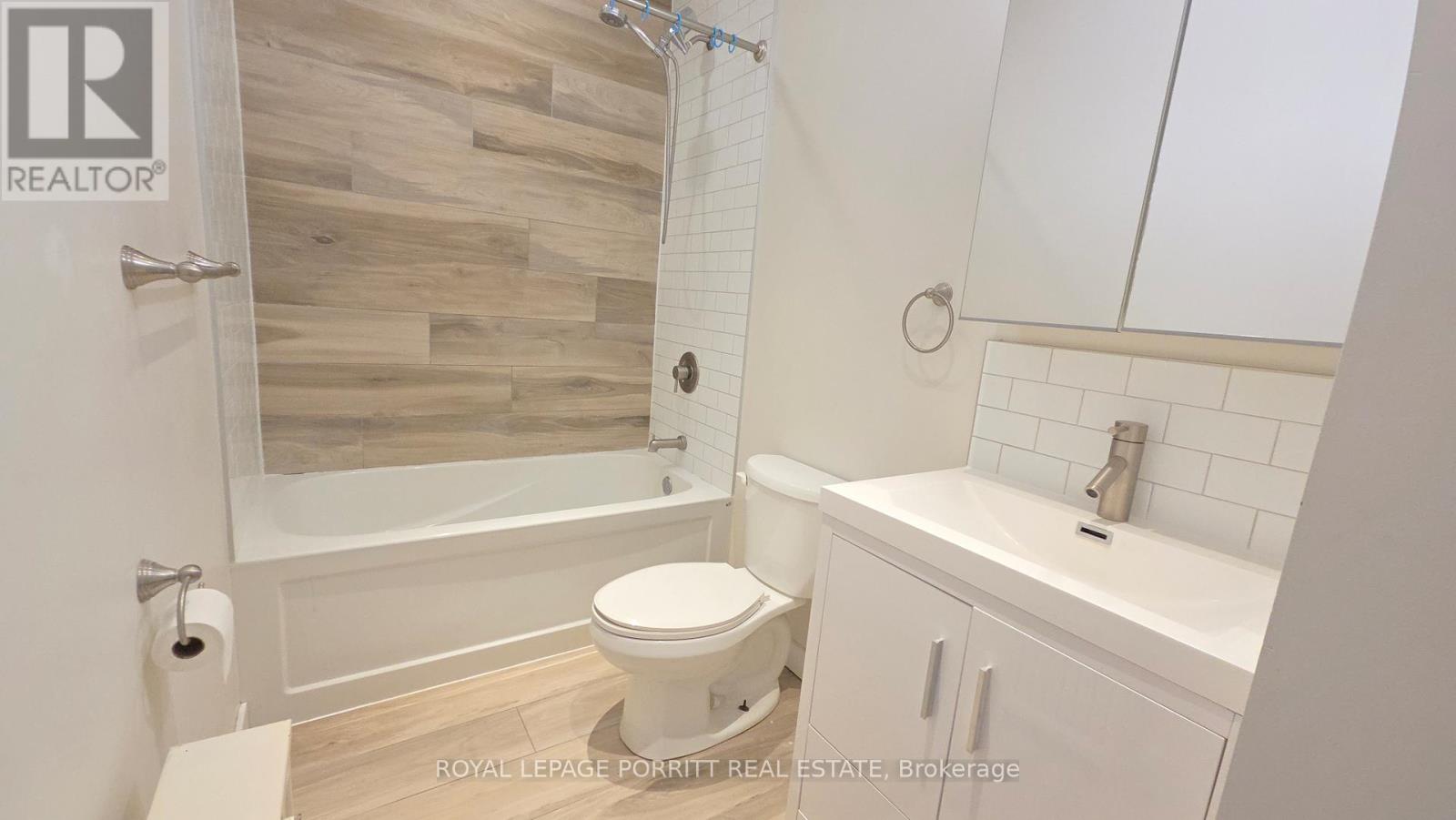#2 - 3411 Lakeshore Boulevard W, Toronto, Ontario  M8W 1N2 - Photo 12 - W12945600