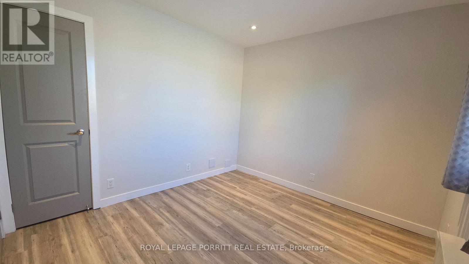 #2 - 3411 Lakeshore Boulevard W, Toronto, Ontario  M8W 1N2 - Photo 9 - W12945600