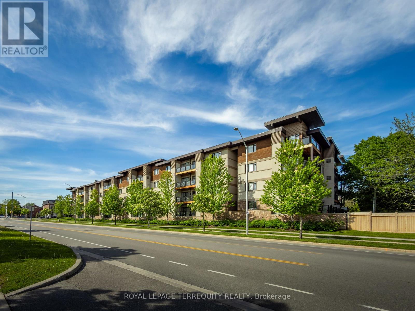 313 - 128 Garden Drive, Oakville, Ontario  L6K 0H7 - Photo 2 - W13219290
