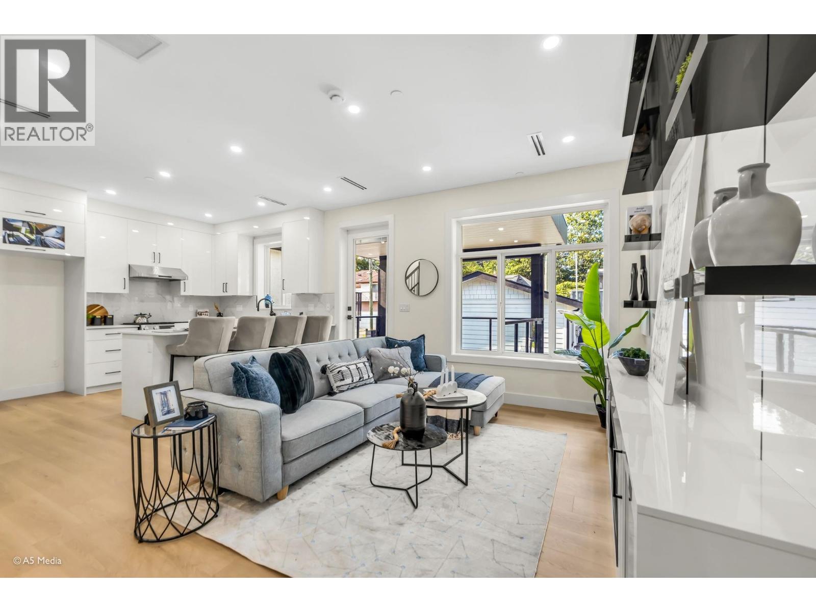 1 281 E 48th Avenue, Vancouver, British Columbia  V5W 2C9 - Photo 3 - R3129406