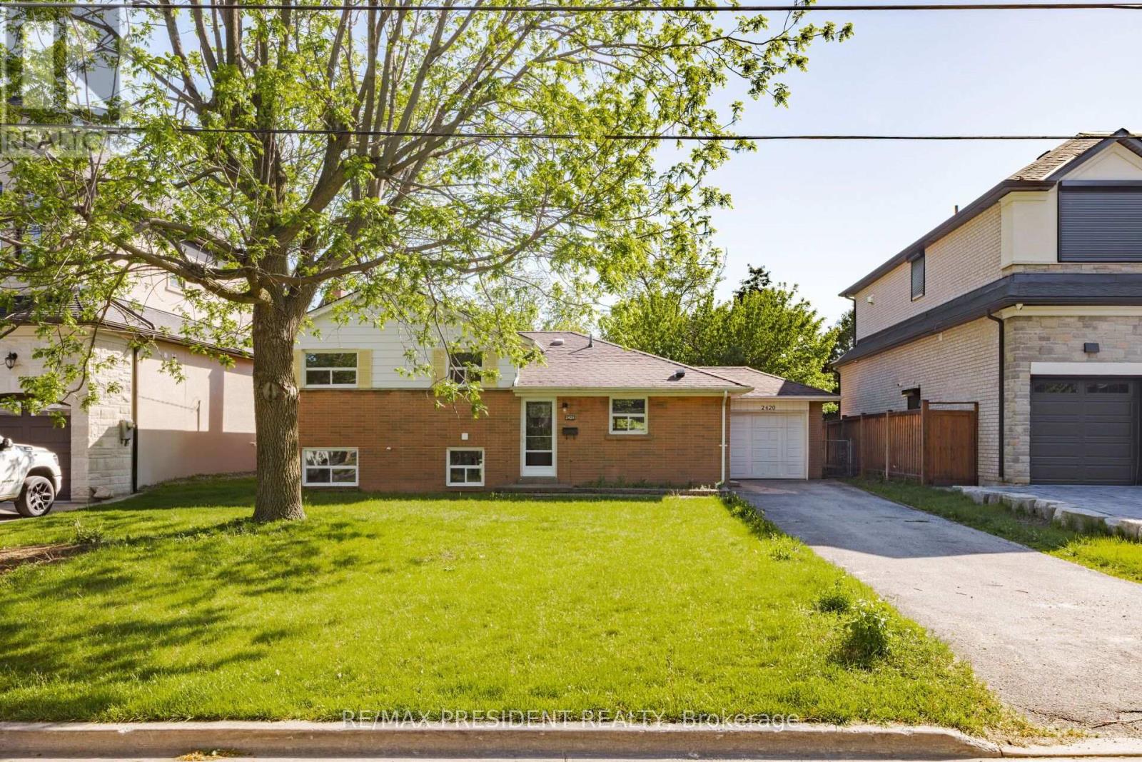 2420 Edenhurst Drive, Mississauga, Ontario  L5A 2K9 - Photo 2 - W13219306