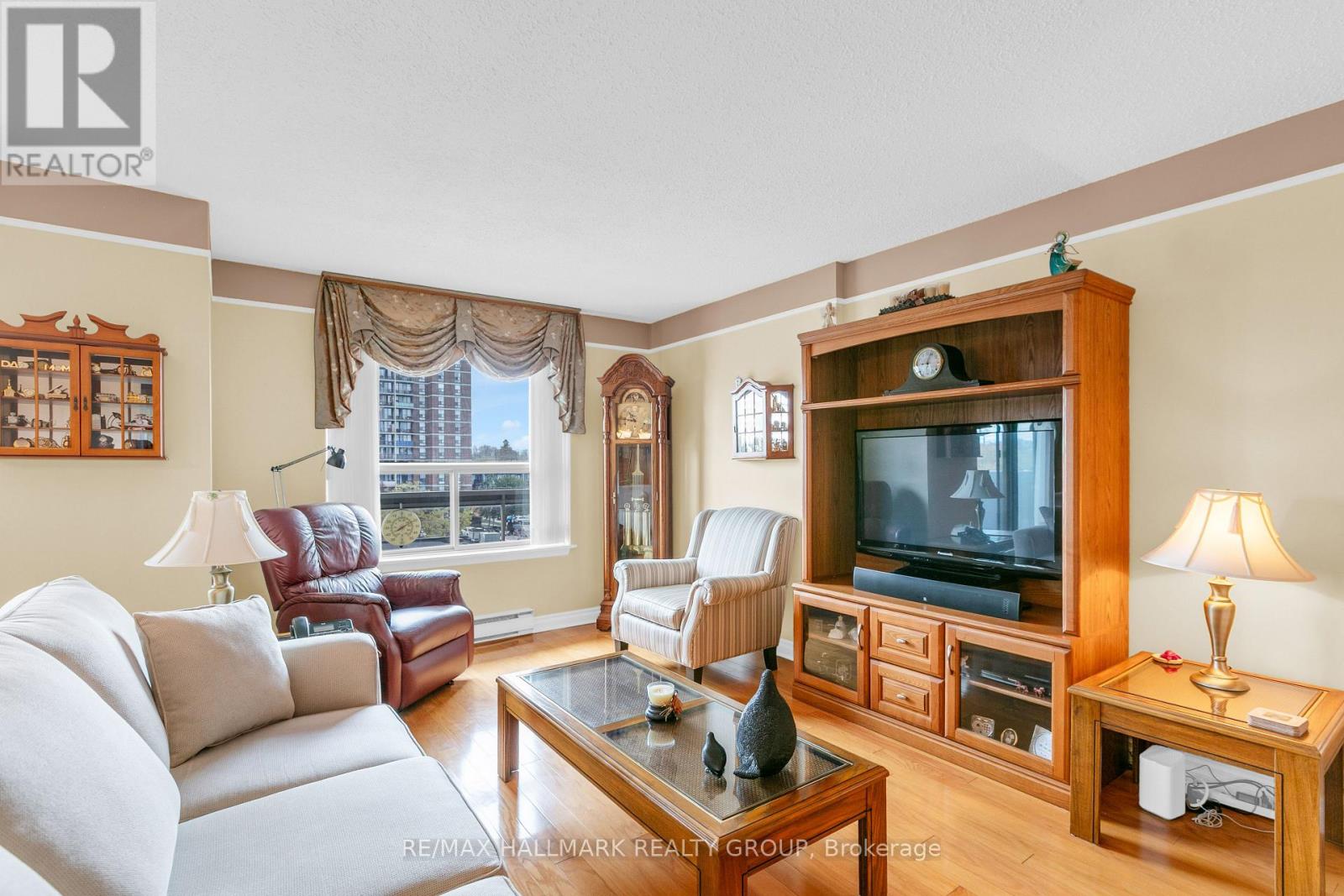 401 - 200 Lafontaine Avenue E, Ottawa, Ontario  K1L 8K8 - Photo 6 - X13087572