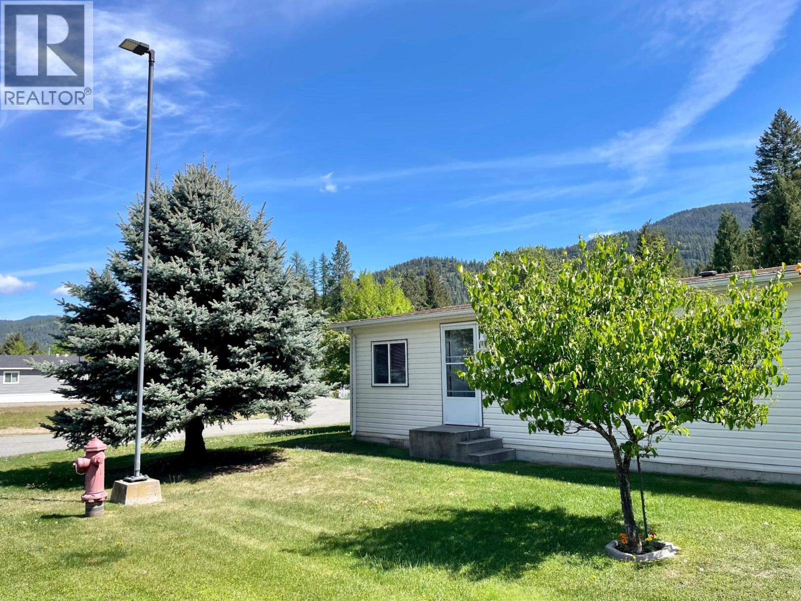 1500 Neimi Road Unit# 16, Christina Lake, British Columbia  V0H 1E2 - Photo 3 - 10389479