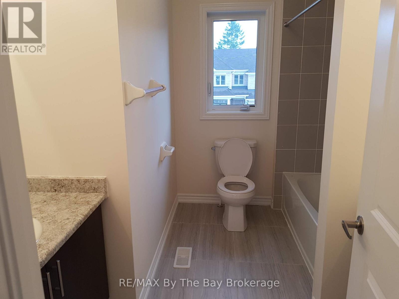 162 Allegra Drive, Wasaga Beach, Ontario  L9Z 1P2 - Photo 14 - S13219348