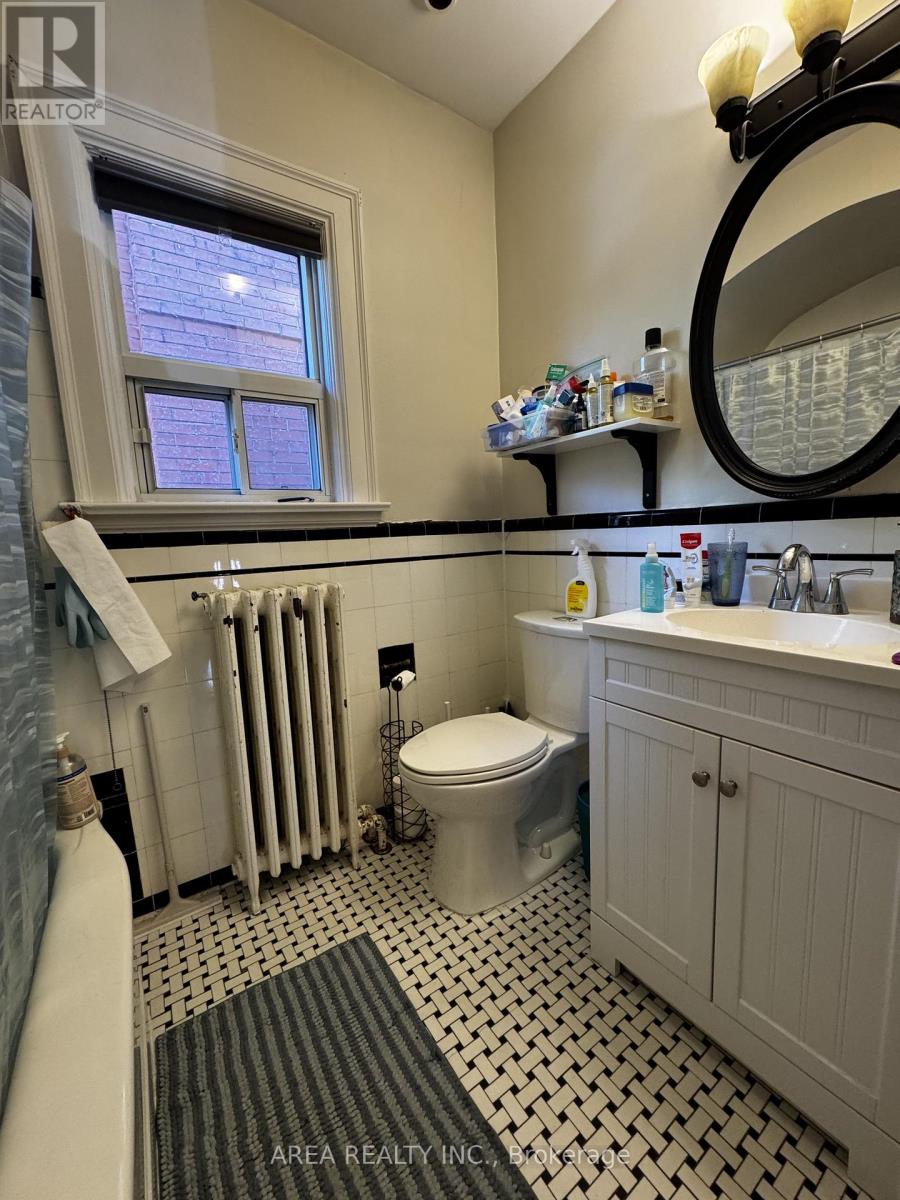81 Humewood Drive, Toronto, Ontario  M6C 2W3 - Photo 10 - C13219352