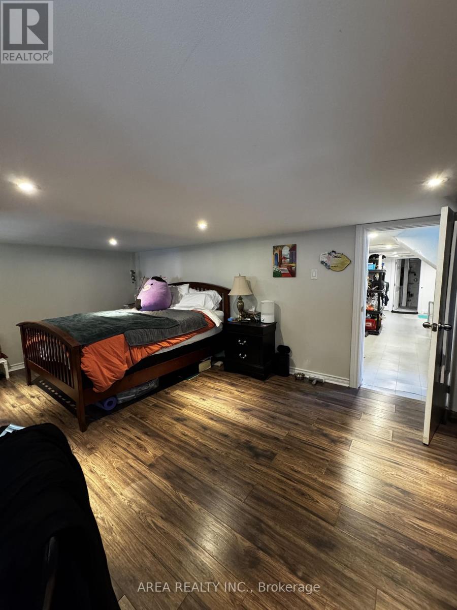 81 Humewood Drive, Toronto, Ontario  M6C 2W3 - Photo 17 - C13219352