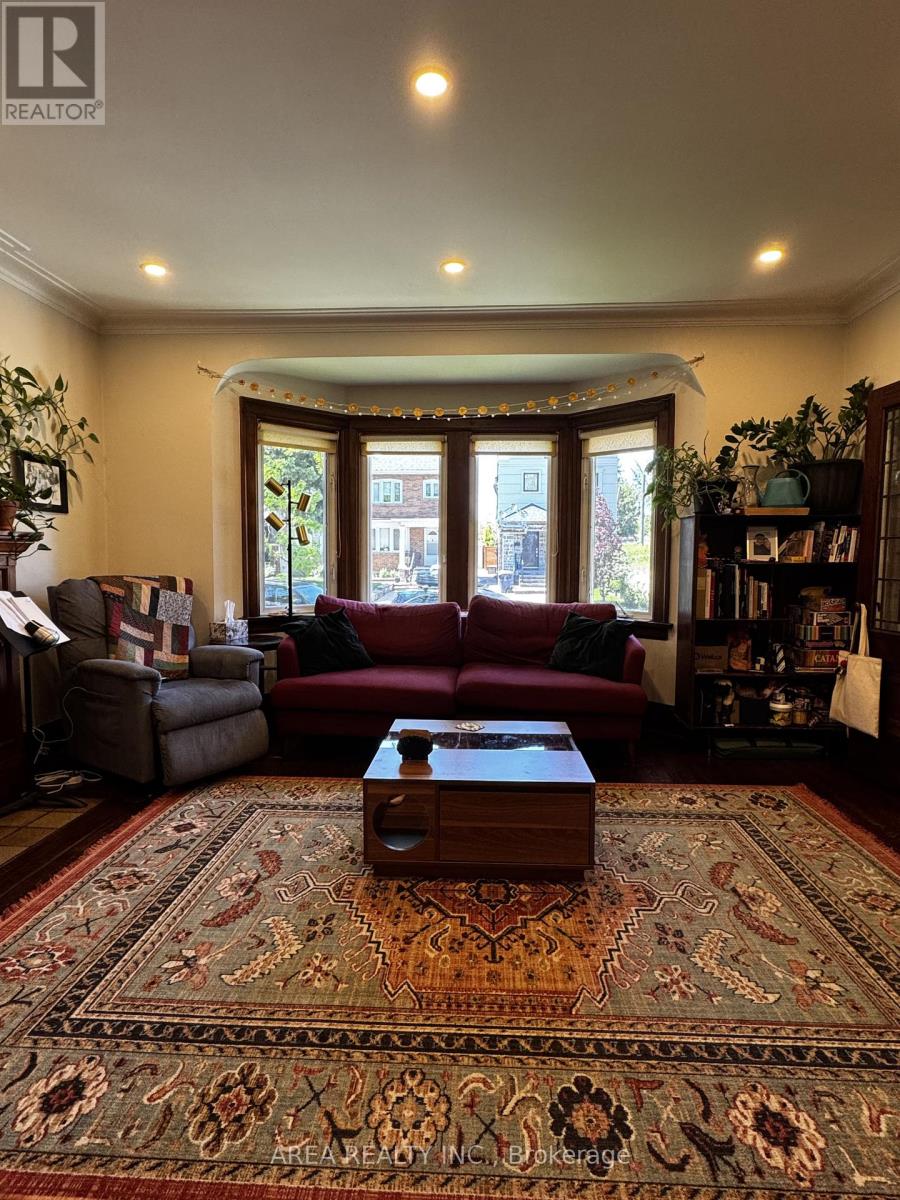 81 Humewood Drive, Toronto, Ontario  M6C 2W3 - Photo 3 - C13219352