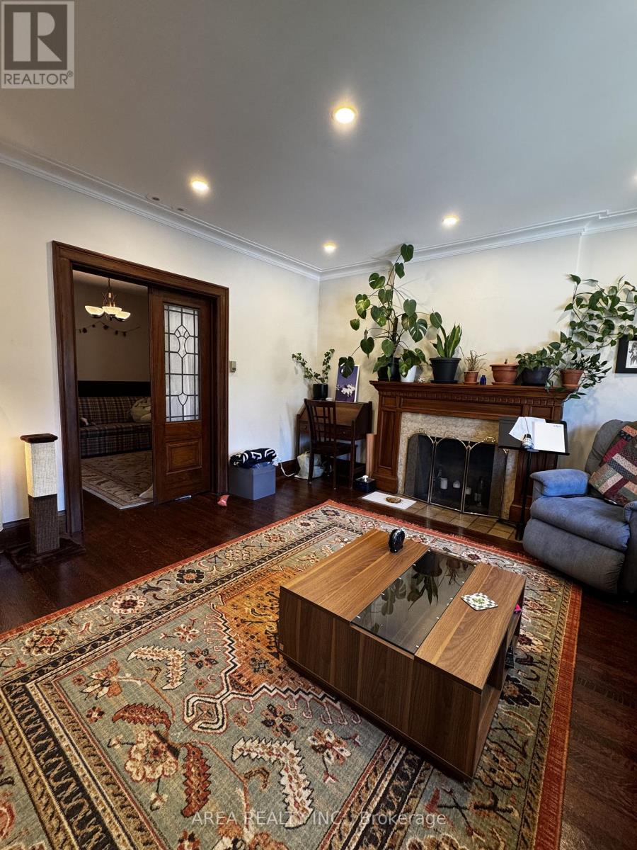 81 Humewood Drive, Toronto, Ontario  M6C 2W3 - Photo 5 - C13219352