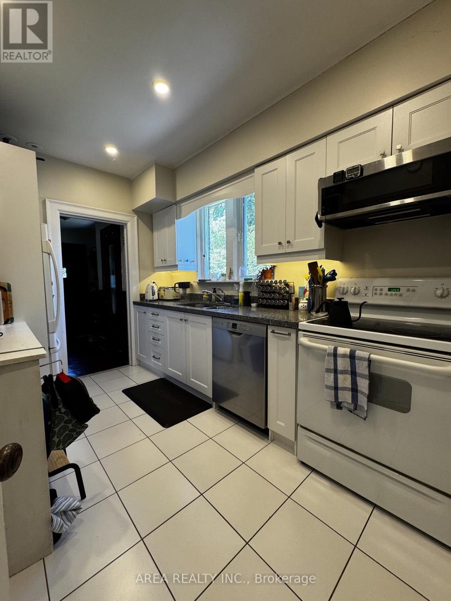81 Humewood Drive, Toronto, Ontario  M6C 2W3 - Photo 8 - C13219352