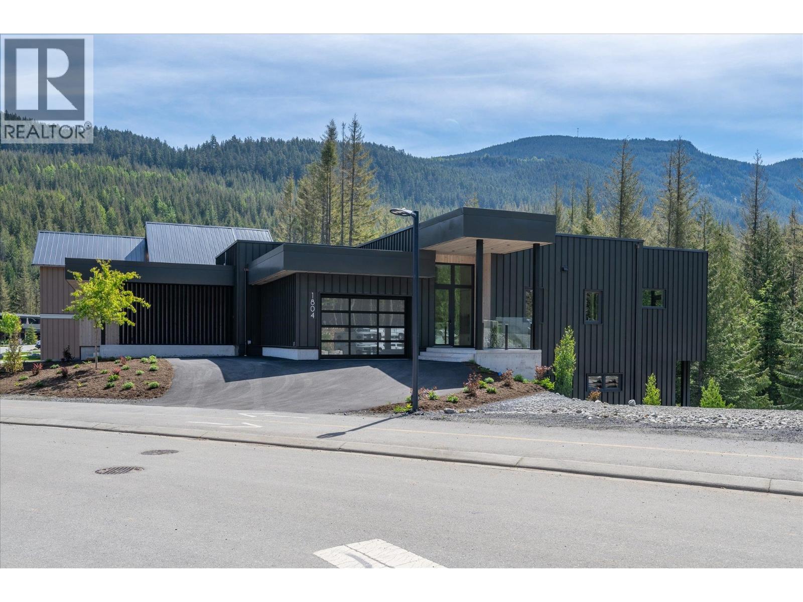 1804 Mount Fee Road, Whistler, British Columbia  V8E 1P4 - Photo 1 - R3130025