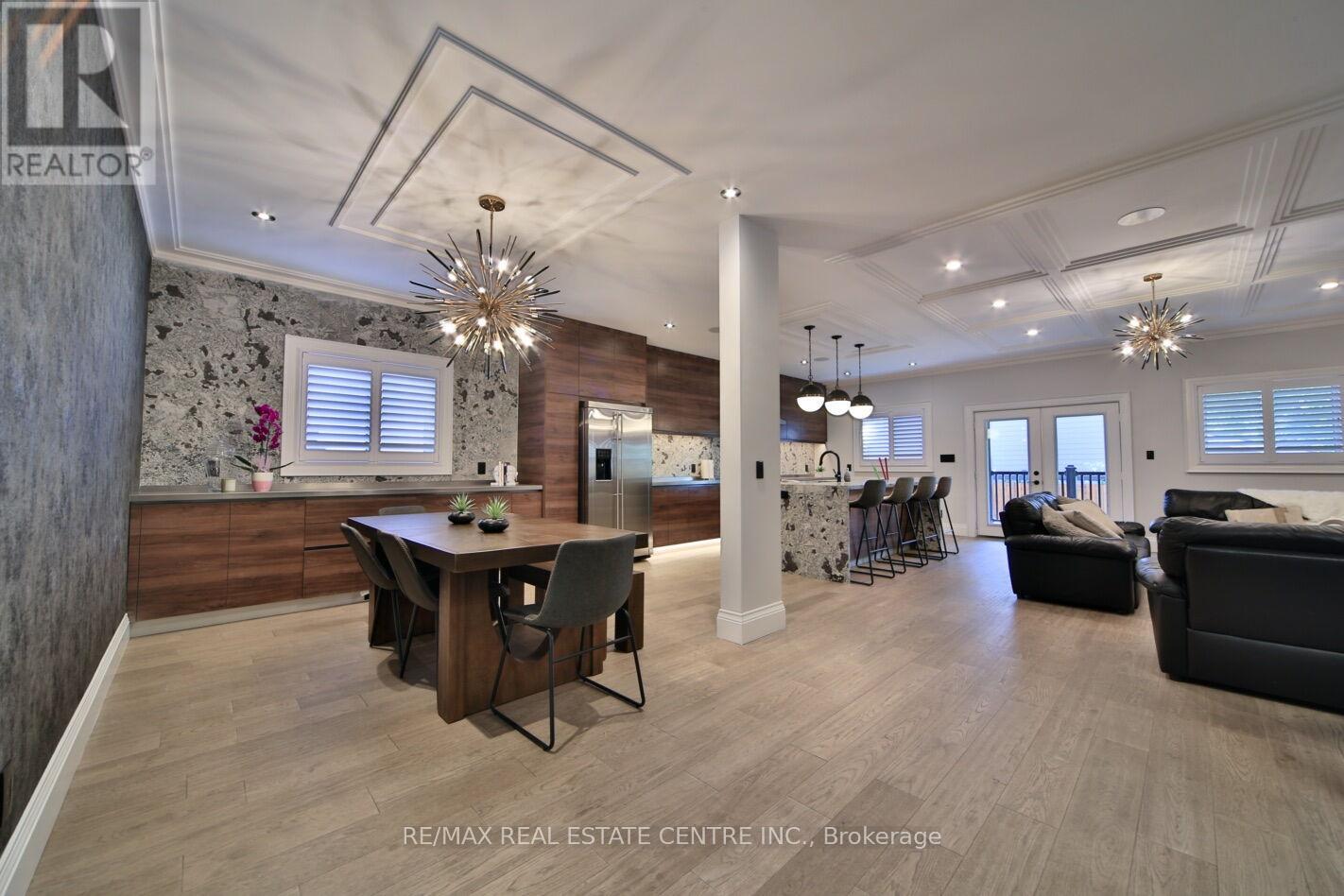 1098 Meredith Avenue, Mississauga, Ontario  L5E 2E1 - Photo 15 - W13219358