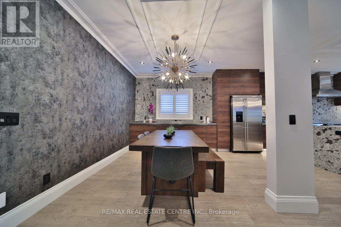 1098 Meredith Avenue, Mississauga, Ontario  L5E 2E1 - Photo 16 - W13219358
