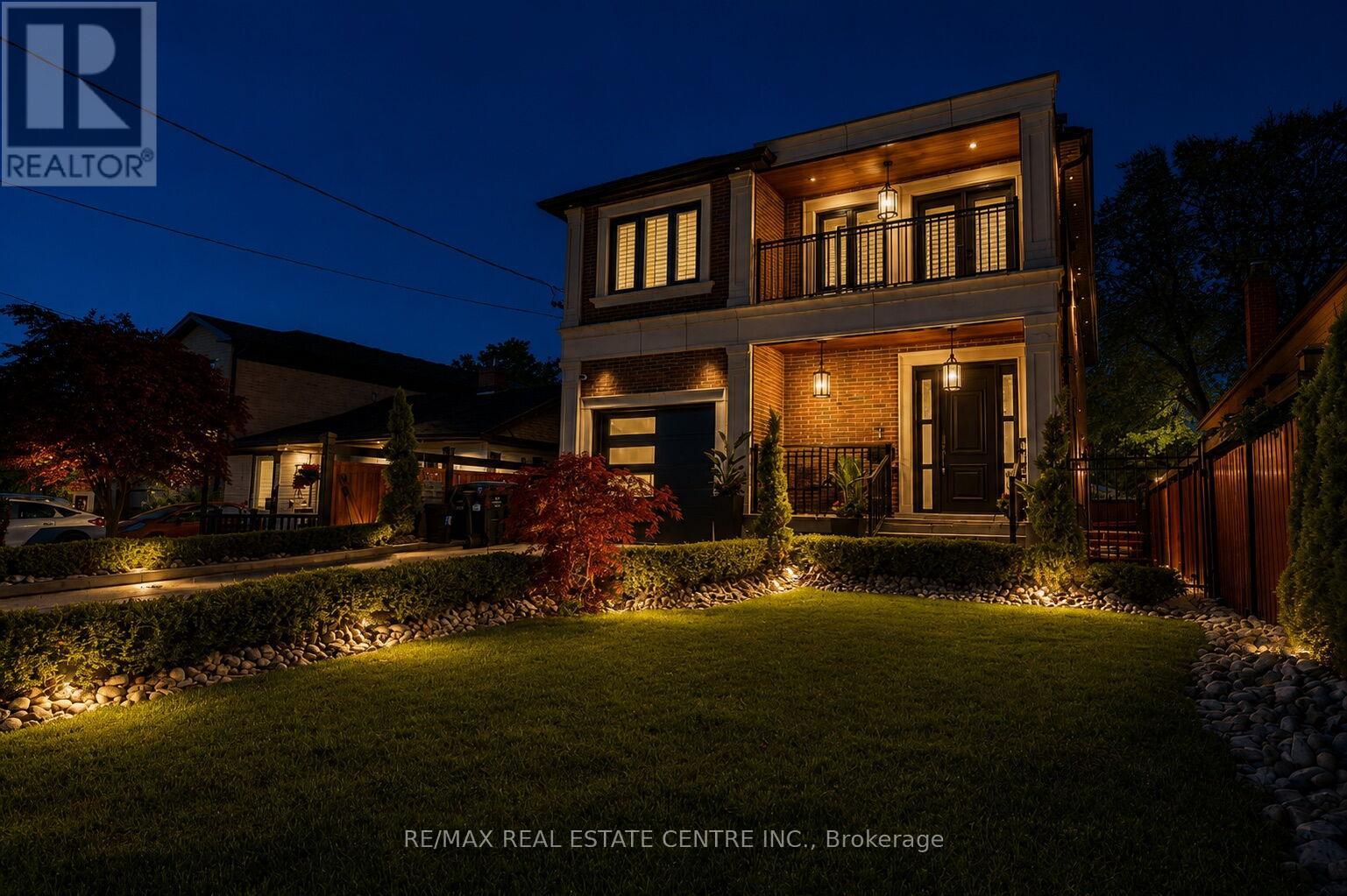 1098 Meredith Avenue, Mississauga, Ontario  L5E 2E1 - Photo 2 - W13219358