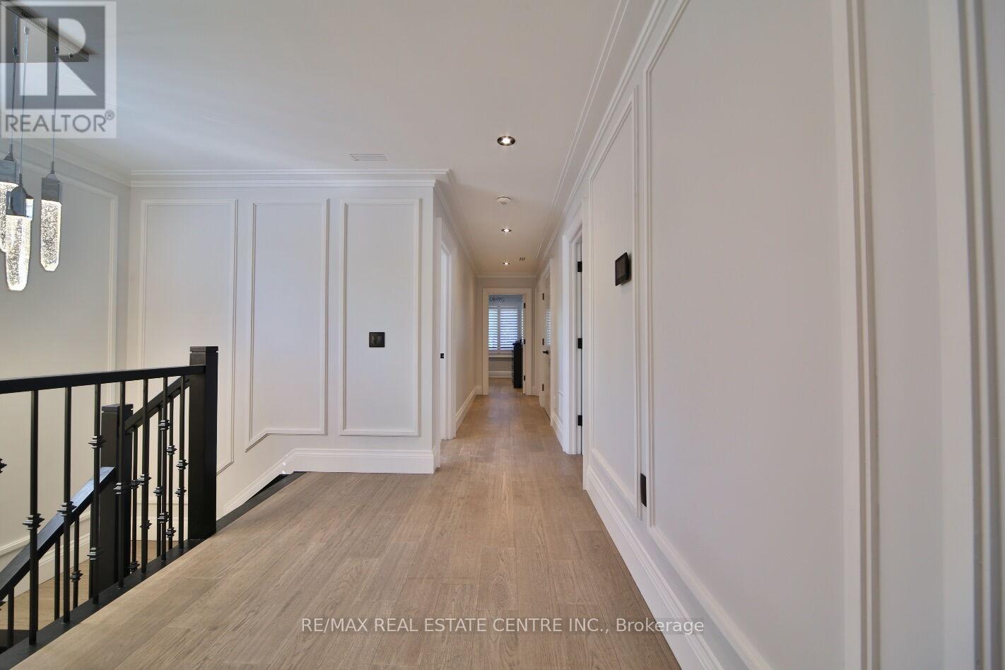 1098 Meredith Avenue, Mississauga, Ontario  L5E 2E1 - Photo 23 - W13219358