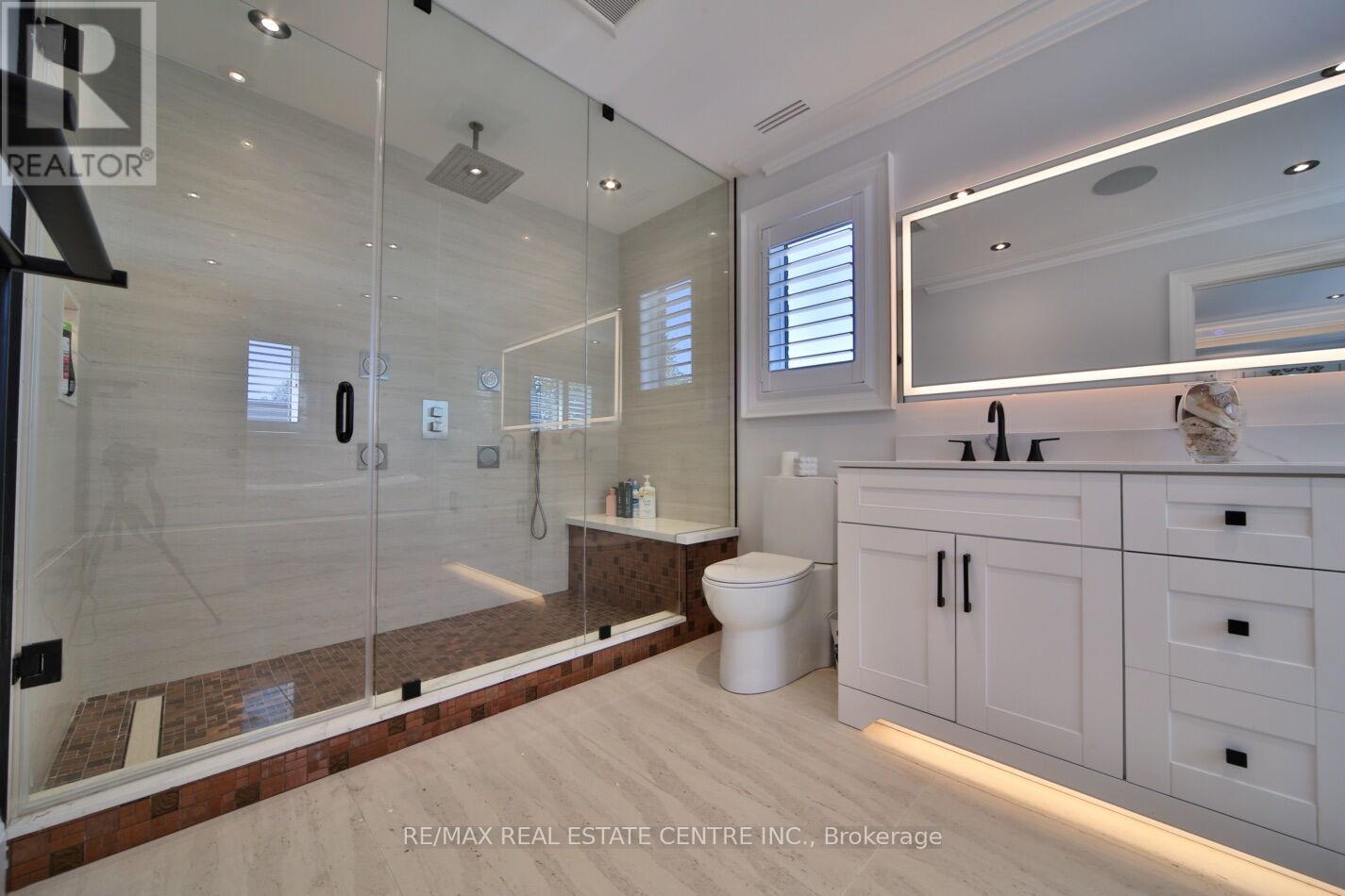1098 Meredith Avenue, Mississauga, Ontario  L5E 2E1 - Photo 25 - W13219358
