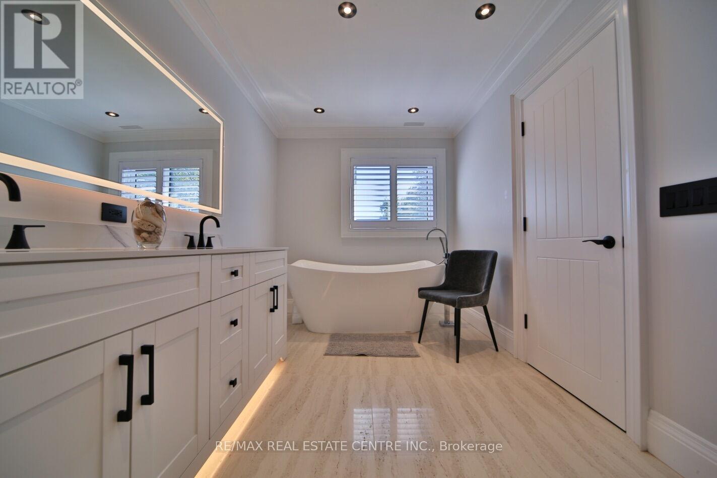 1098 Meredith Avenue, Mississauga, Ontario  L5E 2E1 - Photo 26 - W13219358