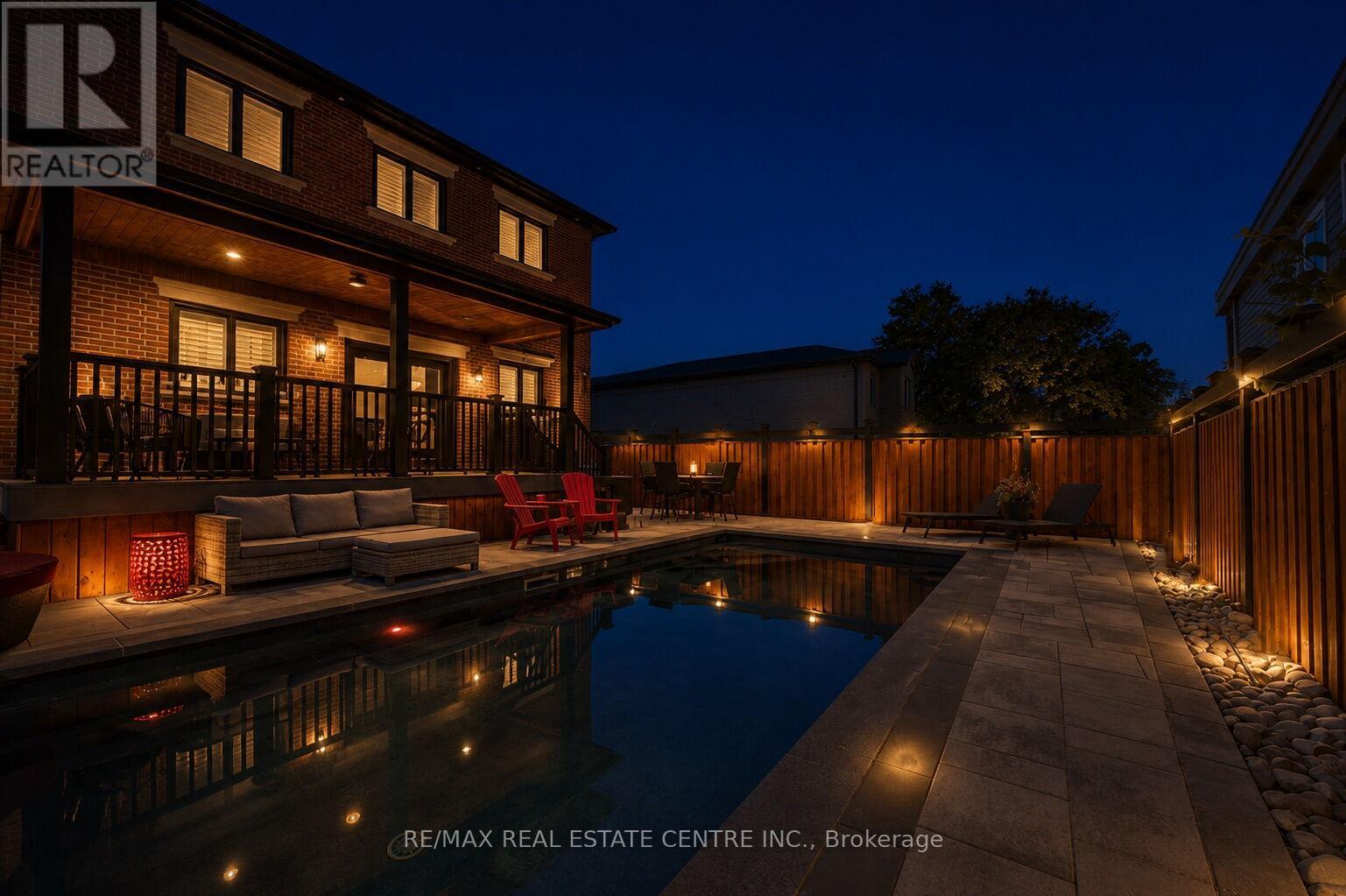1098 Meredith Avenue, Mississauga, Ontario  L5E 2E1 - Photo 3 - W13219358