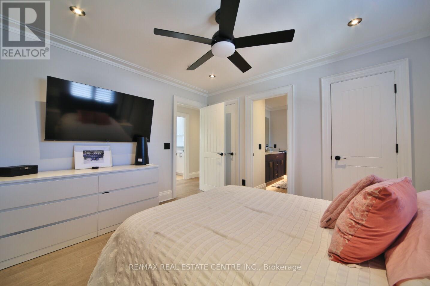 1098 Meredith Avenue, Mississauga, Ontario  L5E 2E1 - Photo 30 - W13219358