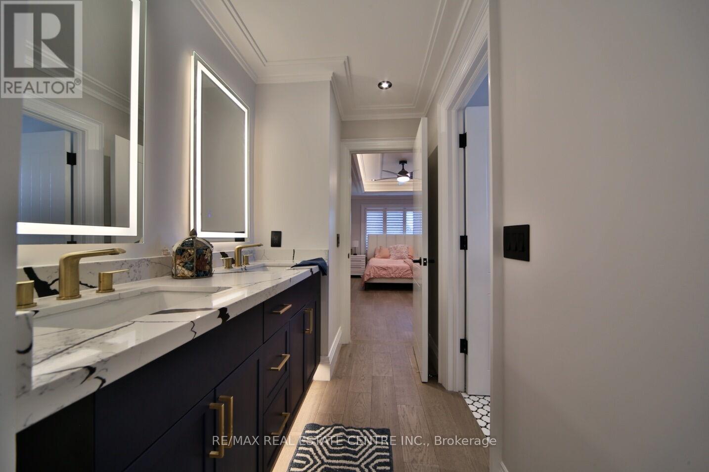 1098 Meredith Avenue, Mississauga, Ontario  L5E 2E1 - Photo 31 - W13219358