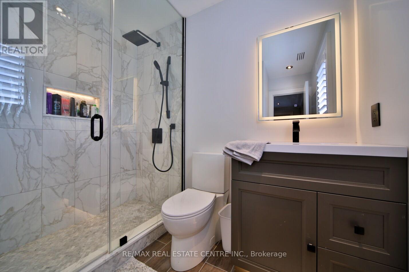 1098 Meredith Avenue, Mississauga, Ontario  L5E 2E1 - Photo 34 - W13219358