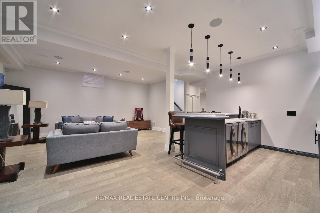 1098 Meredith Avenue, Mississauga, Ontario  L5E 2E1 - Photo 37 - W13219358