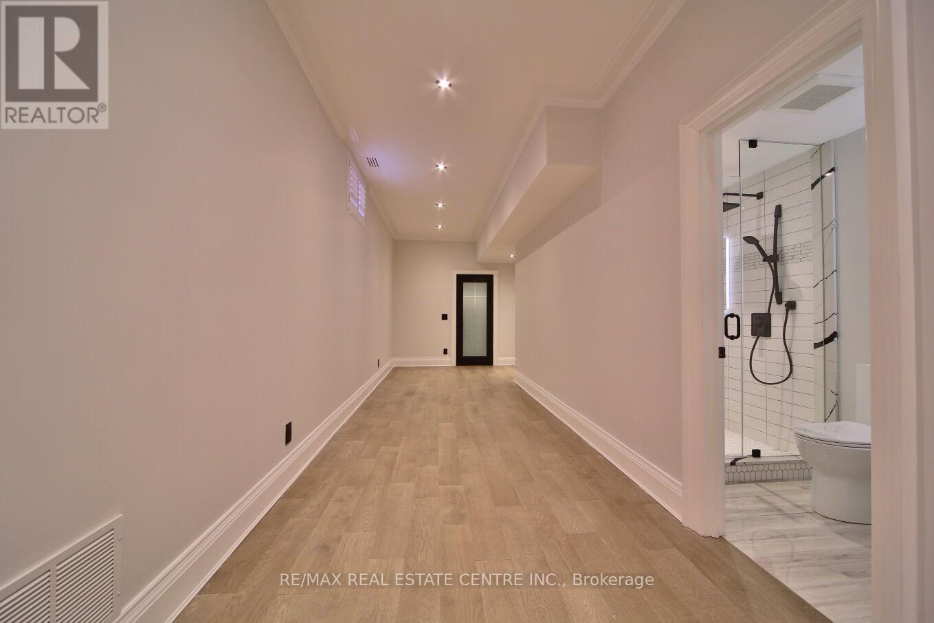 1098 Meredith Avenue, Mississauga, Ontario  L5E 2E1 - Photo 39 - W13219358