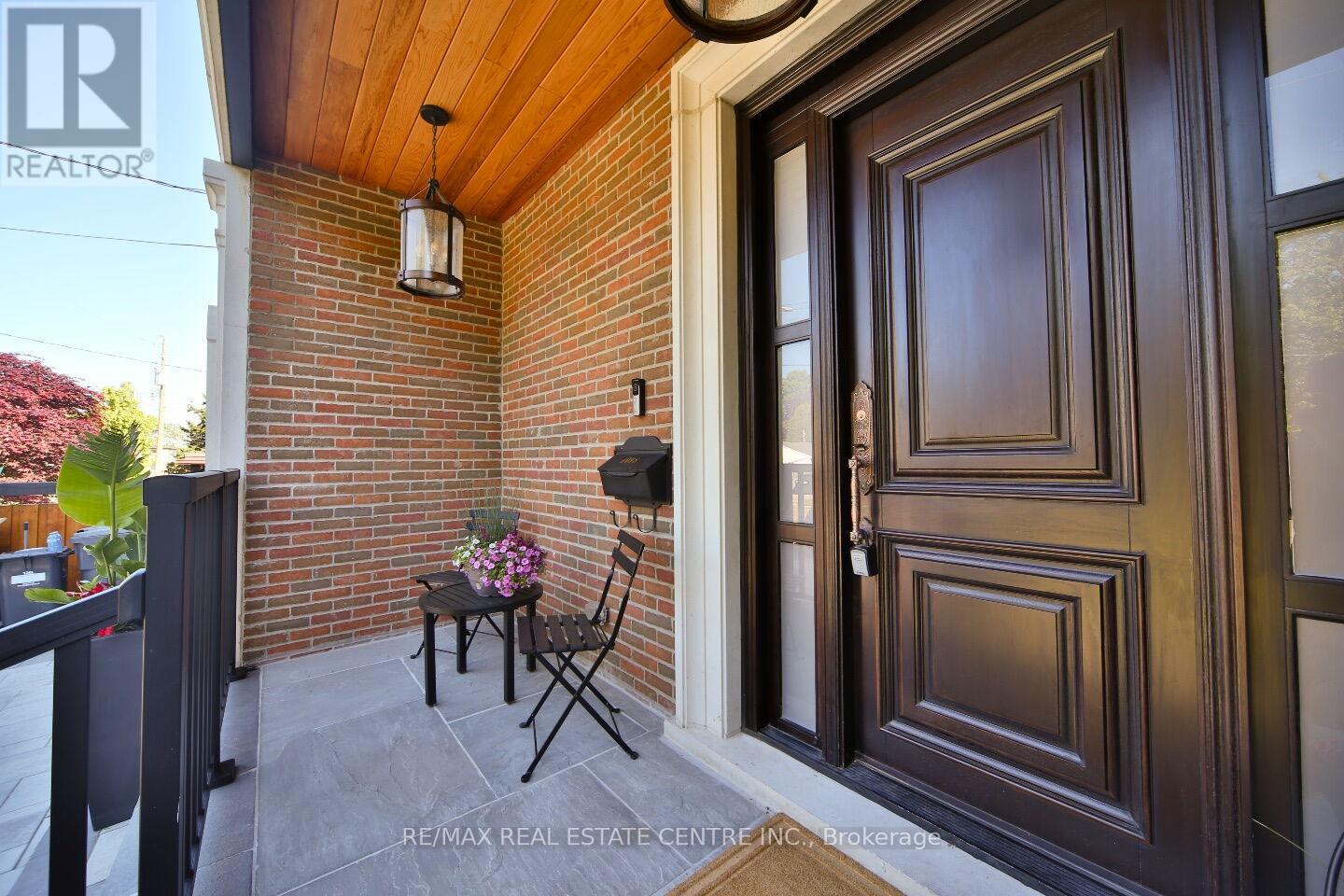 1098 Meredith Avenue, Mississauga, Ontario  L5E 2E1 - Photo 5 - W13219358
