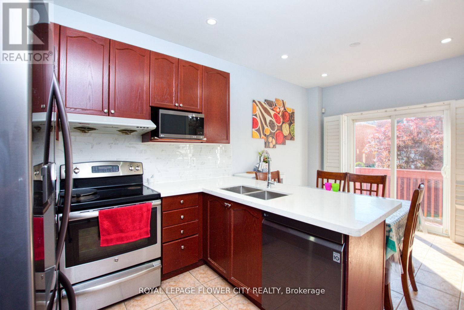 Upper - 18 Saint Eugene Street, Brampton, Ontario  L6Y 0K9 - Photo 10 - W13219366
