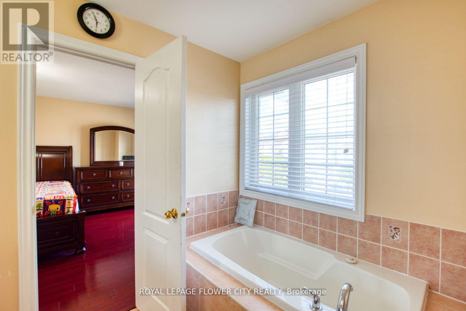 Upper - 18 Saint Eugene Street, Brampton, Ontario  L6Y 0K9 - Photo 15 - W13219366