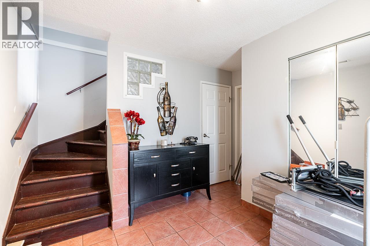 1868 Coquitlam Avenue, Port Coquitlam, British Columbia  V3B 1H7 - Photo 3 - R3121864