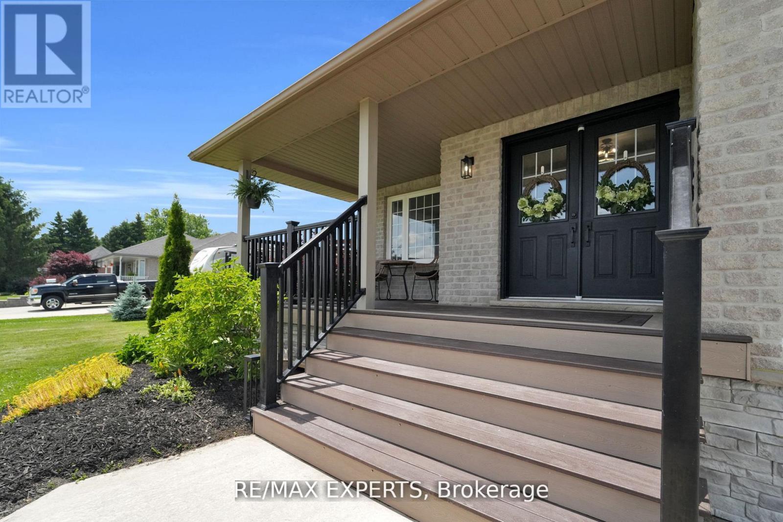 46 Scenic Drive, Mapleton, Ontario  N0G 1P0 - Photo 4 - X13219342