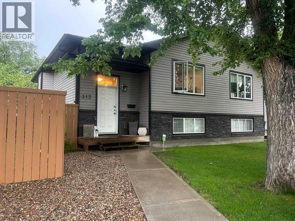 312 4 Avenue NW, medicine hat, Alberta