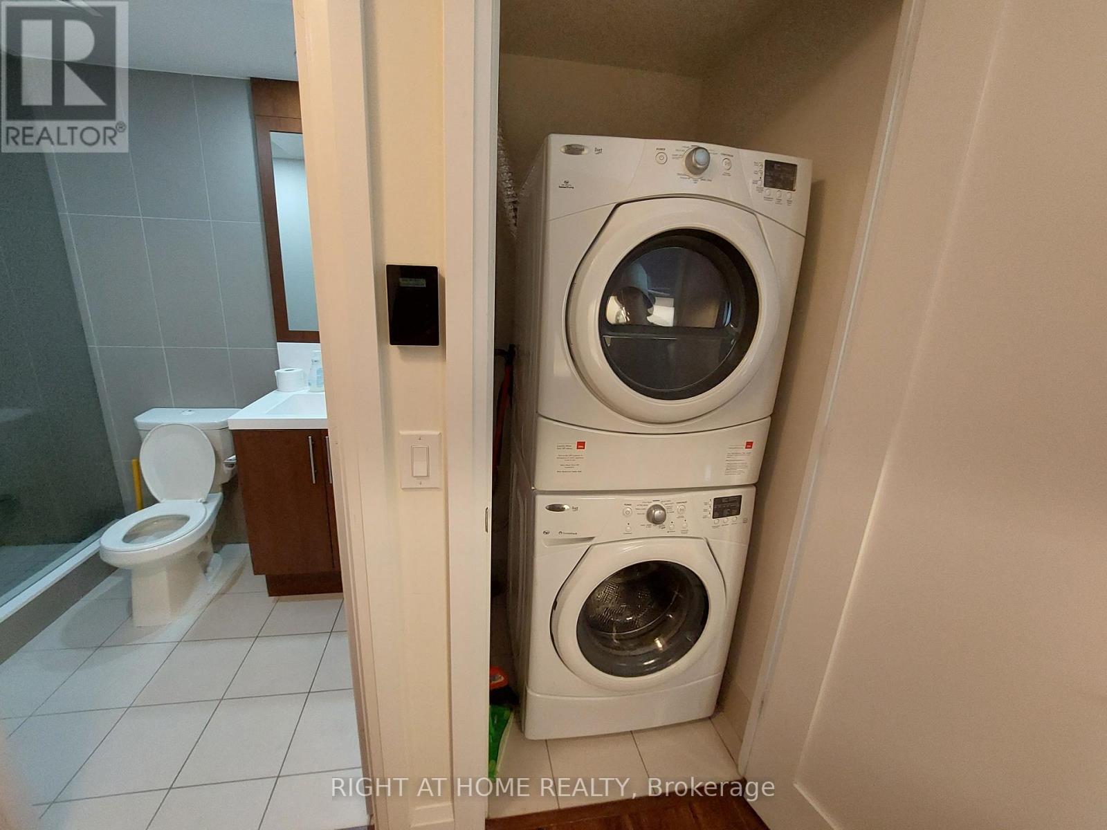 2421 - 5 Sheppard Avenue E, Toronto, Ontario  M2N 0G4 - Photo 10 - C13219378